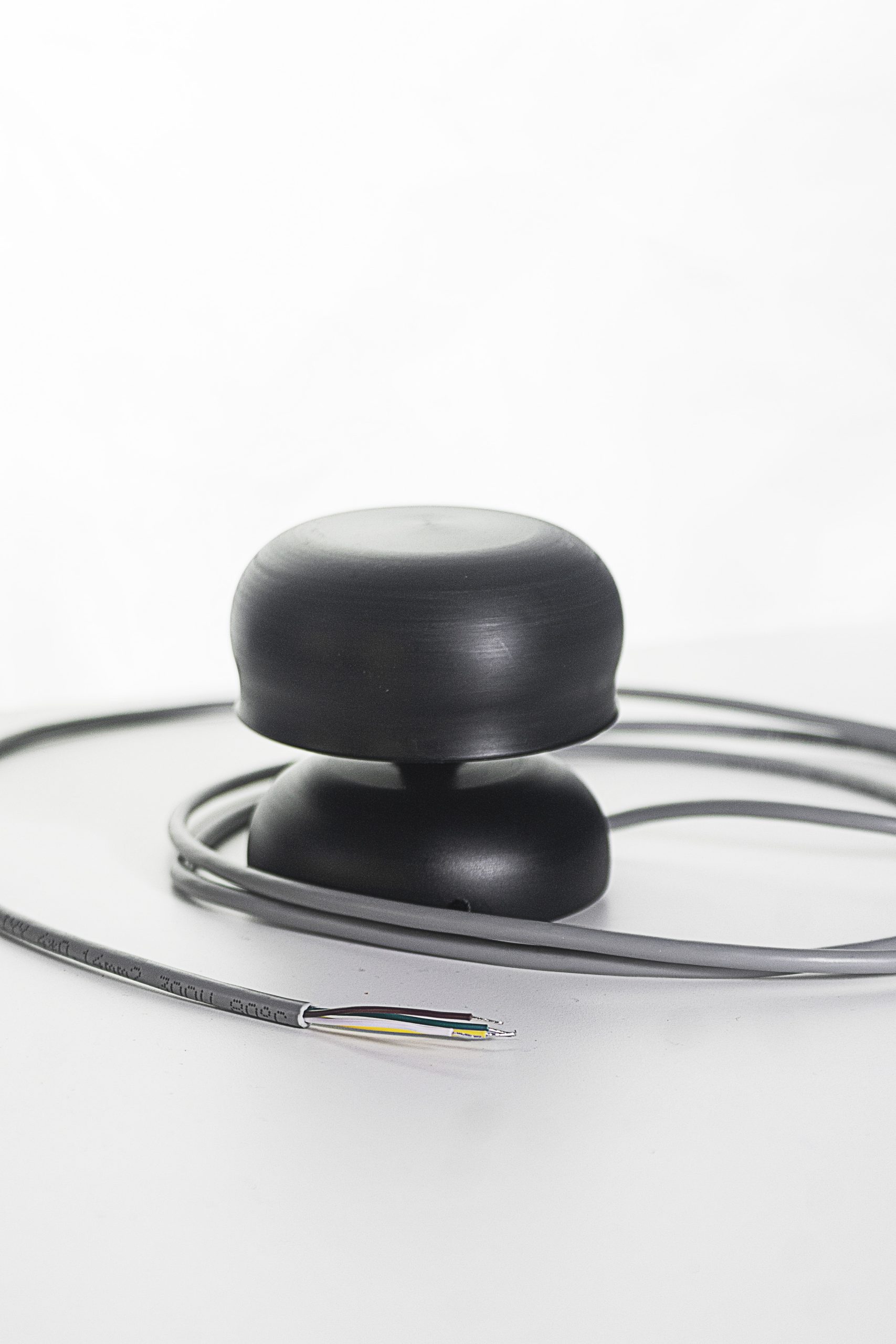 Calypso Ultrasonic Wired Ultra-Low-Power solid-state anemometer for permanent marine mast installation.